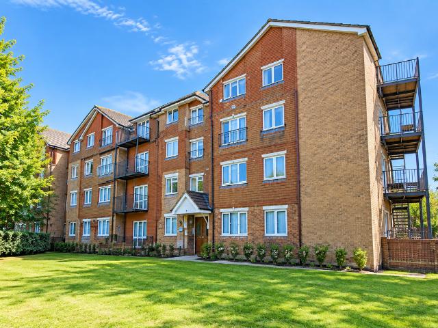 Sheepcote Road, Harrow HA1, 2 bed flat to rent, £1,795 pcm | PrimeLocation