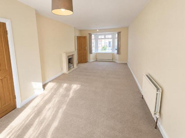 Sheephouse Way, NEW MALDEN 3 bed house to rent £2,200 pcm £508 pw