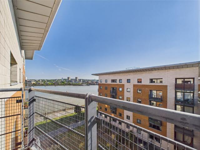 Sheerness Mews, London E16, 1 bed flat to rent, £1,600 pcm | PrimeLocation