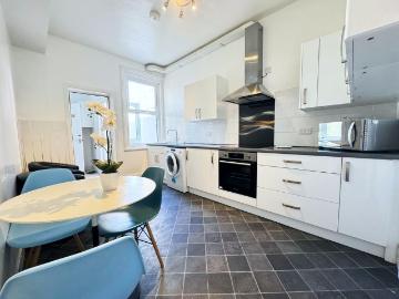 Sheffield Road 5 bed terraced house to rent £2,400 pcm £554 pw