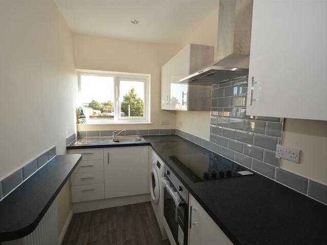 Sheffield Road, Whittington Moor, Chesterfield S41, 2 bed flat to rent, £650 pcm | PrimeLocation