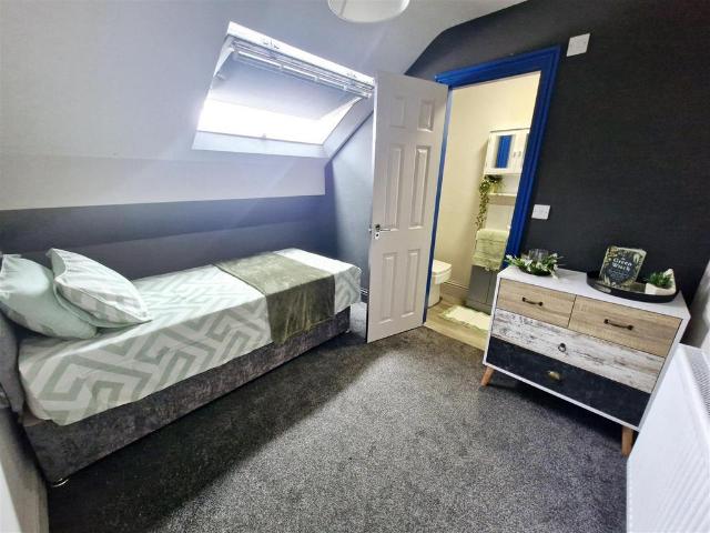 Sheffield Road, Barnsley 1 bed in a house share to rent £433 pcm £100 pw