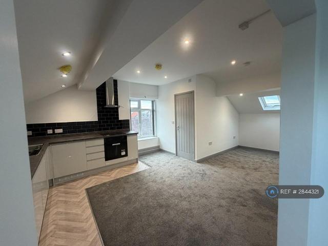 Sheffield Road, Chesterfield, S41 Studio to rent £800 pcm £185 pw
