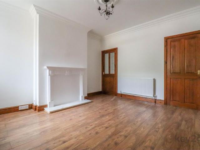 Sheffield Road, Killamarsh, S21