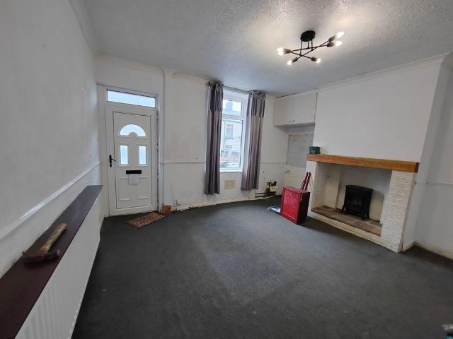 Sheffield Road, Penistone, Sheffield, South Yorkshire, S36 6HE