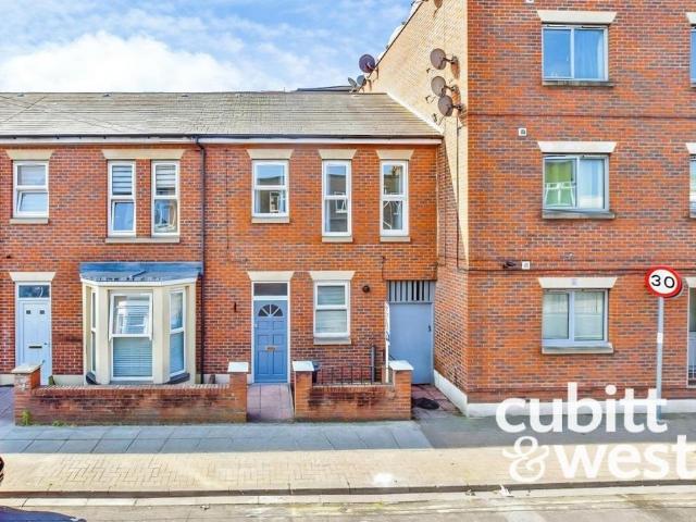 Sheffield Road Portsmouth PO1 1 bed ground floor flat to rent £1,000 pcm £231 pw