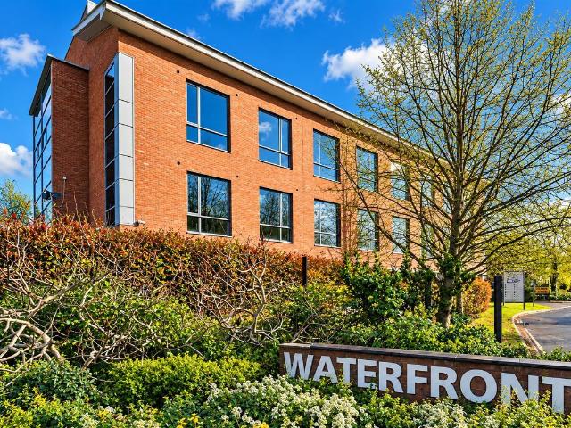 Sheila House Waterfront, Fleet GU51, 1 bed flat to rent, £1,250 pcm | PrimeLocation