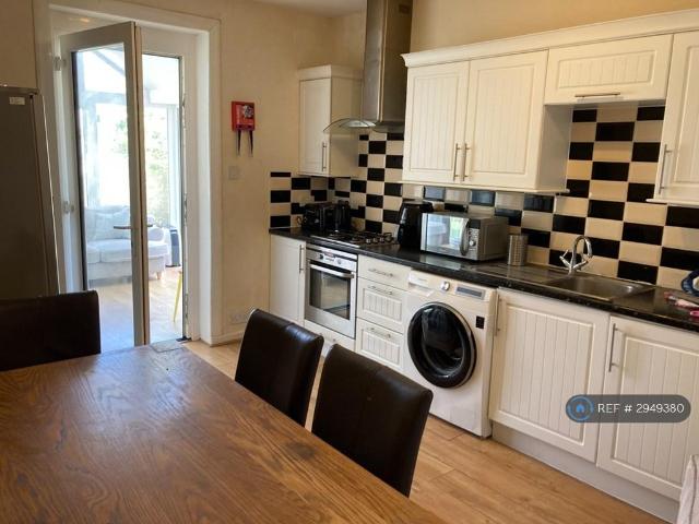 Shelbourne Road, Bournemouth, BH8 5 bed semi detached house to rent £2,145 pcm £495 pw
