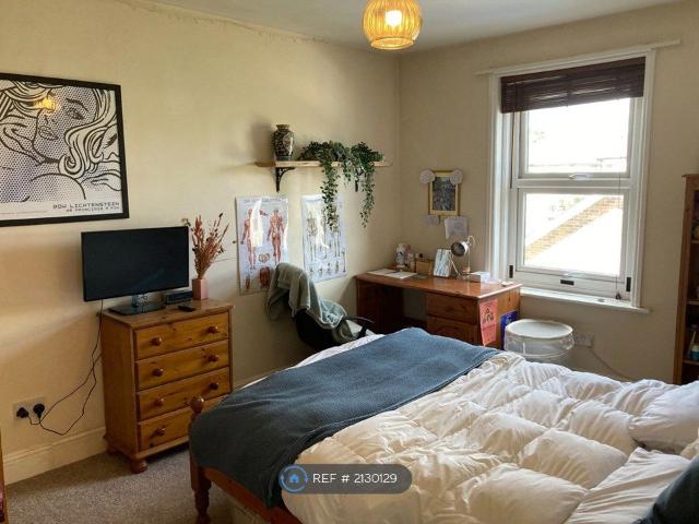Shelbourne Road, Bournemouth BH8, 5 bed semi detached house to rent, £2,345 pcm | PrimeLocation