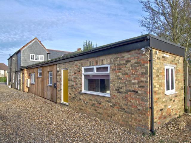 Shelford Road, Trumpington CB2, 1 bed flat to rent, £1,250 pcm | PrimeLocation