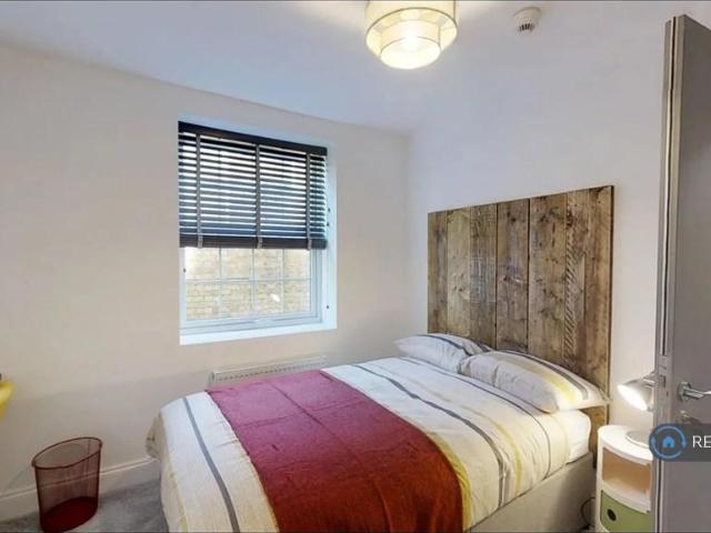 Shellons Street, Folkestone, CT20 1 bed in a house share to rent £700 pcm £162 pw