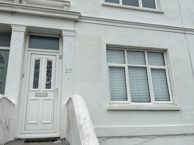 Shelldale Road, Portslade BN41 2 bed flat to rent £1,475 pcm £340 pw