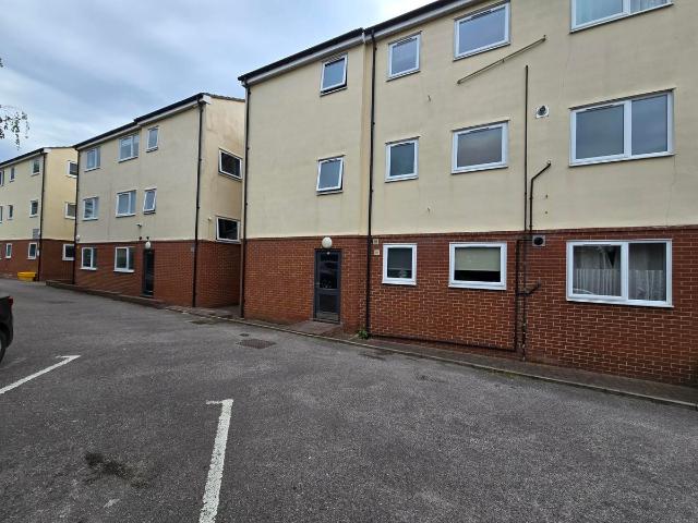 Shelley Court, Waltham Abbey EN9, 2 bed flat to rent, £1,300 pcm | PrimeLocation