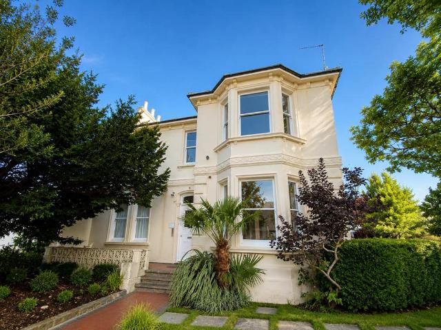 Shelley Road, Worthing Central, Worthing 1 bed flat to rent £1,100 pcm £254 pw
