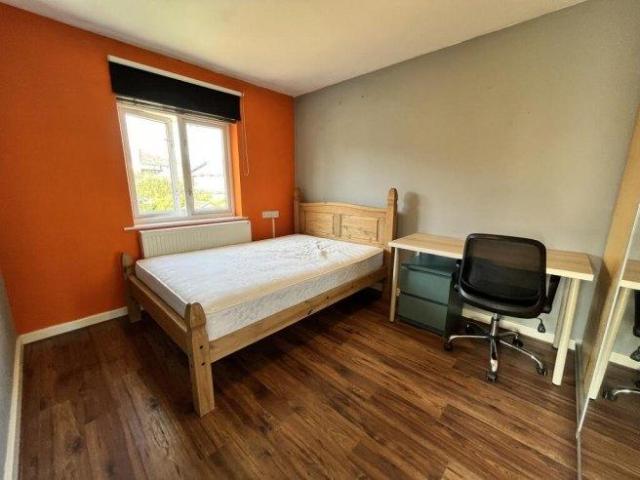 Shelley Way 3 bed house share to rent £1,998 pcm £461 pw
