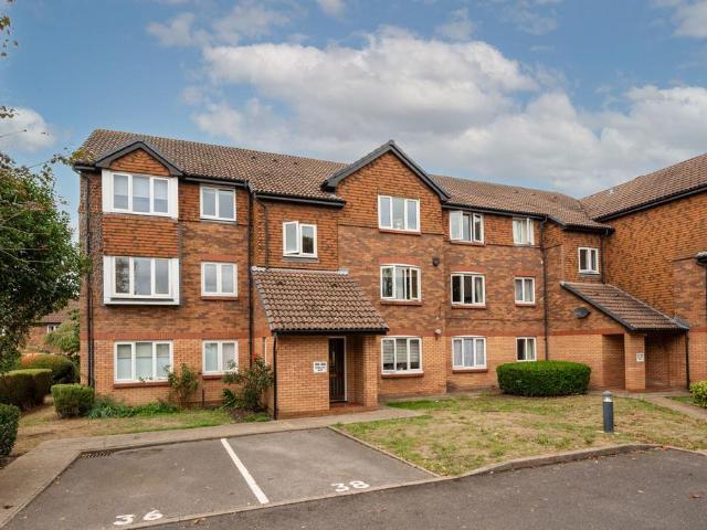 Shelley Way, Wimbledon, London, SW19 1 bed flat to rent £1,750 pcm £404 pw