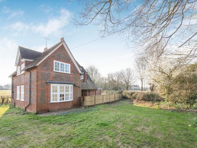 Shenley Lane, London Colney, St. 3 bed house to rent £4,500 pcm £1,038 pw