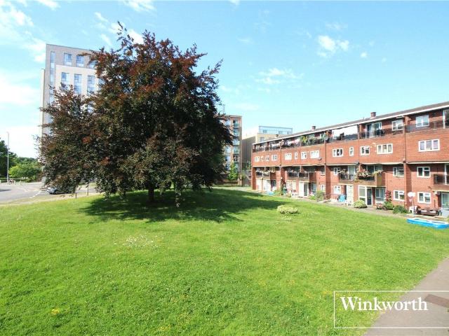 Shenley Road, Borehamwood, Hertfordshire WD6, 2 bed flat to rent, £1,550 pcm | PrimeLocation