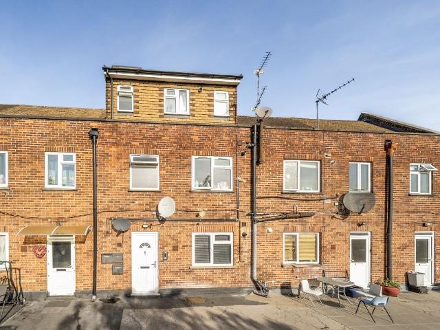 Shenley Road, Borehamwood WD6, Studio to rent, £1,150 pcm | PrimeLocation