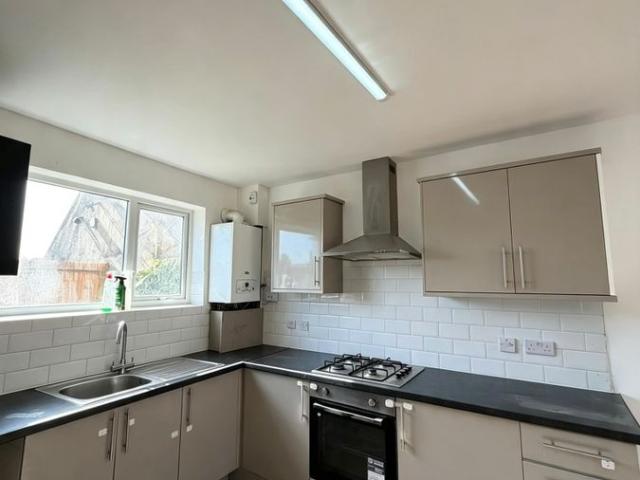 Shenley Road, Borehamwood WD6, 3 bed flat to rent, £1,995 pcm | PrimeLocation