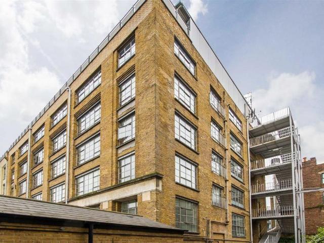 Shepherdess Place, London N1 2 bed flat to rent £5,500 pcm £1,269 pw