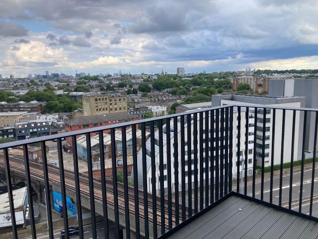 Shepherds Bush White City Westfield Area W12, 1 bed flat to rent, £3,000 pcm | PrimeLocation