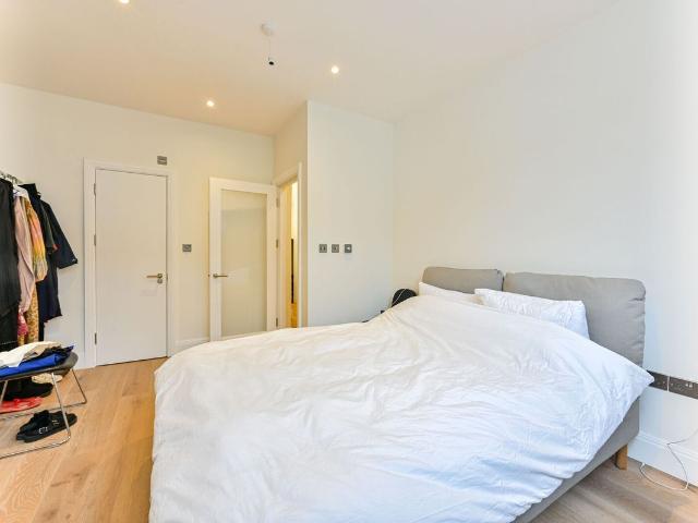 Shepherd's Bush, London W12, 2 bed flat to rent, £5,000 pcm | PrimeLocation
