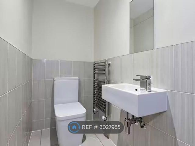 Shepherds Bush Place, London W12, 2 bed detached house to rent, £5,000 pcm | PrimeLocation