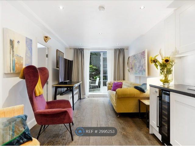 Shepherds Bush Road, London W6, 2 bed flat to rent, £3,250 pcm | PrimeLocation