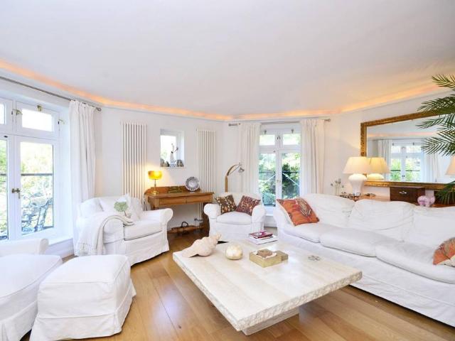 Shepherd's Path, London, NW3 5PE, United Kingdom | 2 bed apartment for rent #112327253 | Rentberry