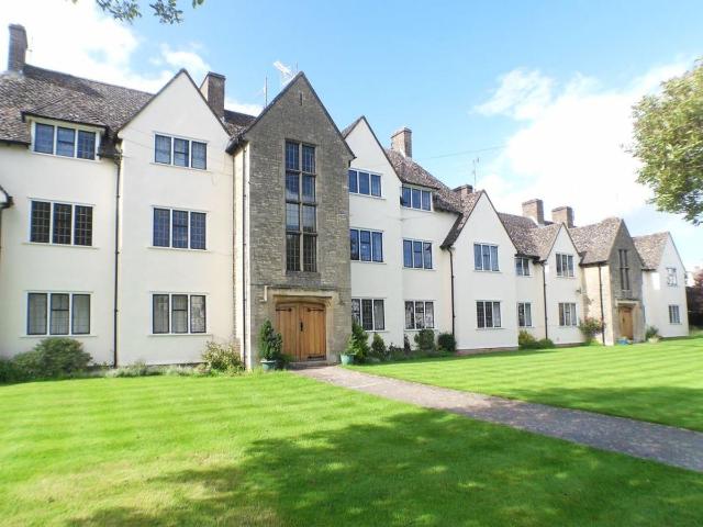 Shepherds Way, Beresford House Shepherds Way GL7, 2 bed flat to rent, £1,150 pcm | PrimeLocation