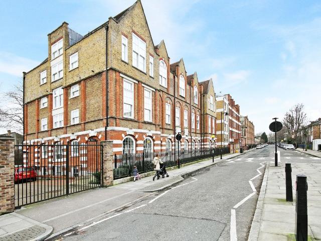 Shepperton Road, Chaplin House N1, 2 bed flat to rent, £2,600 pcm | PrimeLocation