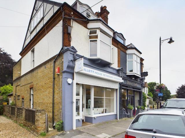 Shepperton Road, Staines Upon Thames, Surrey TW18, 3 bed flat to rent, £1,750 pcm | PrimeLocation