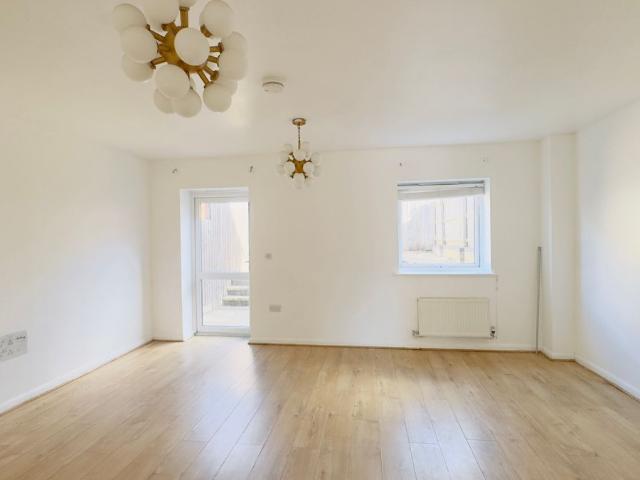 Sherbourne Close, Dartford DA1, 3 bed terraced house to rent, £2,200 pcm | PrimeLocation