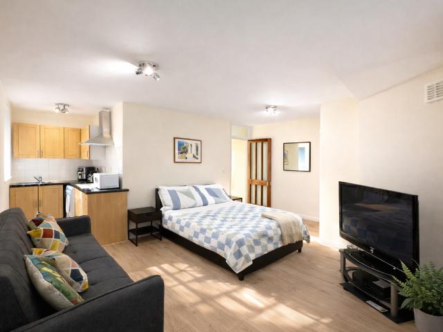 Sherbourne Court, London SW5, Studio to rent, £3,033 pcm | PrimeLocation