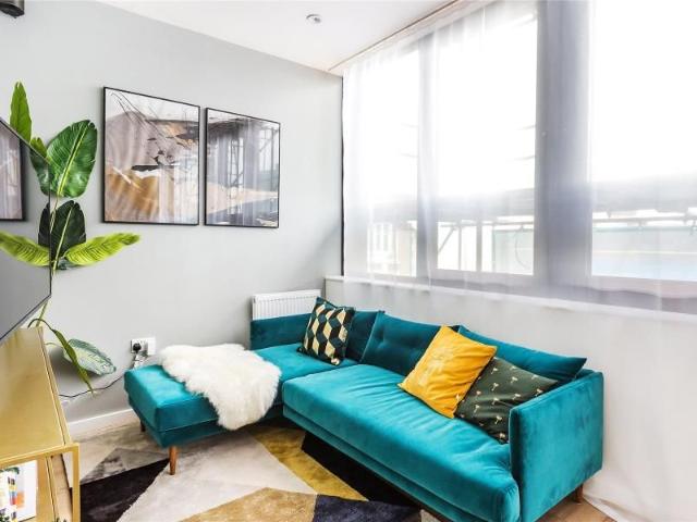 Sherborne Court, The Mount, Guildford GU2, Studio to rent, £1,050 pcm | PrimeLocation