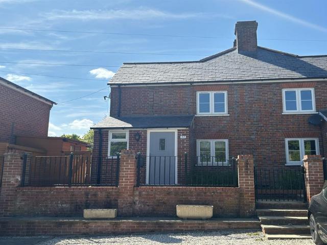 Sherborne St. John, Nr Basingstoke 2 bed cottage to rent £1,650 pcm £381 pw