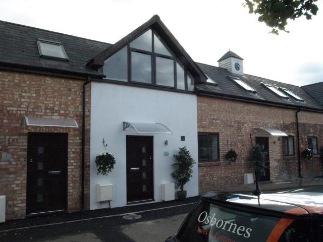 Sherborne Road, Farnborough, GU14 1 bed house to rent £1,200 pcm £277 pw