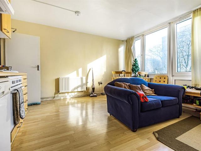 Sherfield Gardens, SW15, 4 bed flat to rent, £2,450 pcm | PrimeLocation