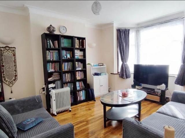 Sheringham Avenue, London E12 1 bed in a house share to rent £900 pcm £208 pw