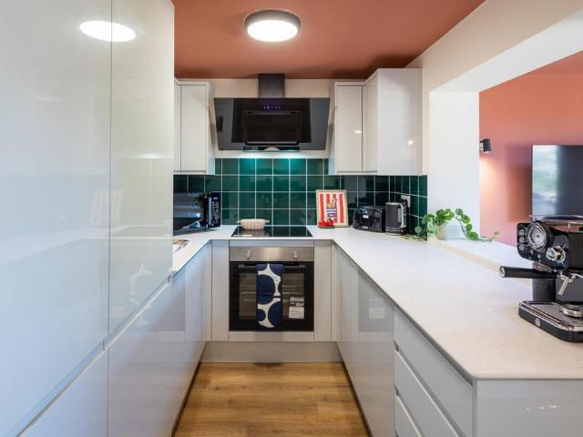 Sheridan Road, Bath BA2 6 bed house to rent £5,850 pcm £1,350 pw