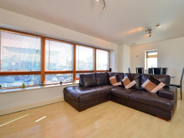 Sherman Road, Bromley, BR1 2 bed apartment to rent £1,700 pcm £392 pw
