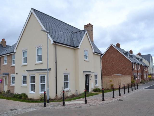 Sherrington Grove, Biggleswade, SG18 4 bed semi detached house to rent £1,925 pcm £444 pw