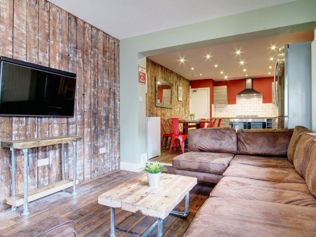 Sherwood Avenue, Manchester M14, 8 bed terraced house to rent, £736 pppm | PrimeLocation