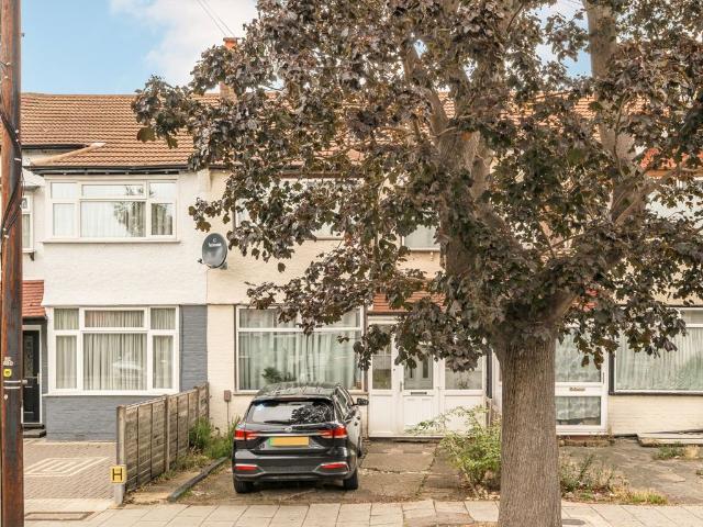 Sherwood Avenue, Streatham SW16, 3 bed property to rent, £2,500 pcm | PrimeLocation