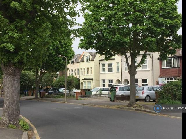 Sherwood Park Road, Sutton, SM1 2 bed flat to rent £2,000 pcm £462 pw