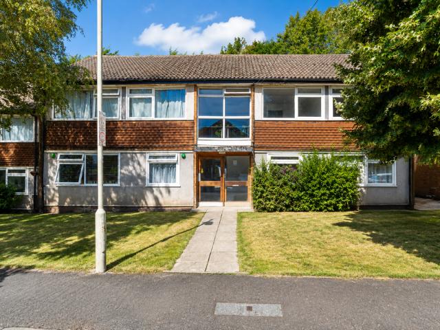 Sherwoods Rise, Herts AL5 2 bed apartment to rent £1,500 pcm £346 pw