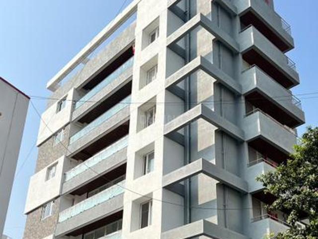 Shivaji Nagar 3.5 BHK Apartment For Sale Pune