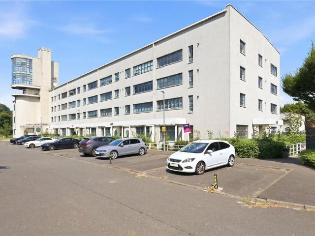 Shieldhall Road, Glasgow, G51 2 bed apartment to rent £1,050 pcm £242 pw