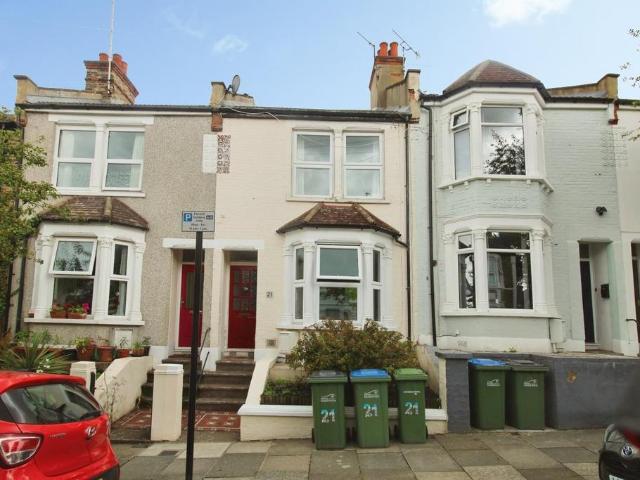 Shieldhall Street, Abbey Wood. 2 bed terraced house to rent £1,900 pcm £438 pw